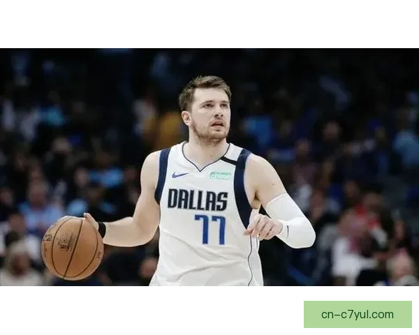 东契奇首节爆发 约基奇三分神准双巨齐打疯